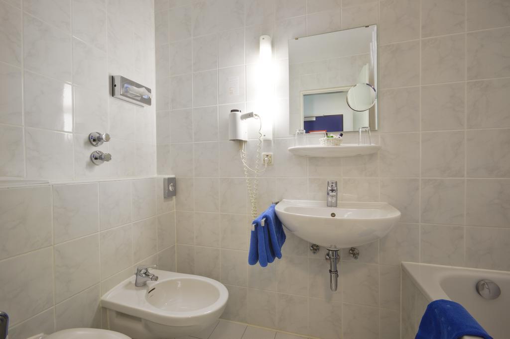 Hotel Konigswache มิวนิก ภายนอก รูปภาพ
